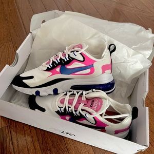 Nike Women Air Max 270 React